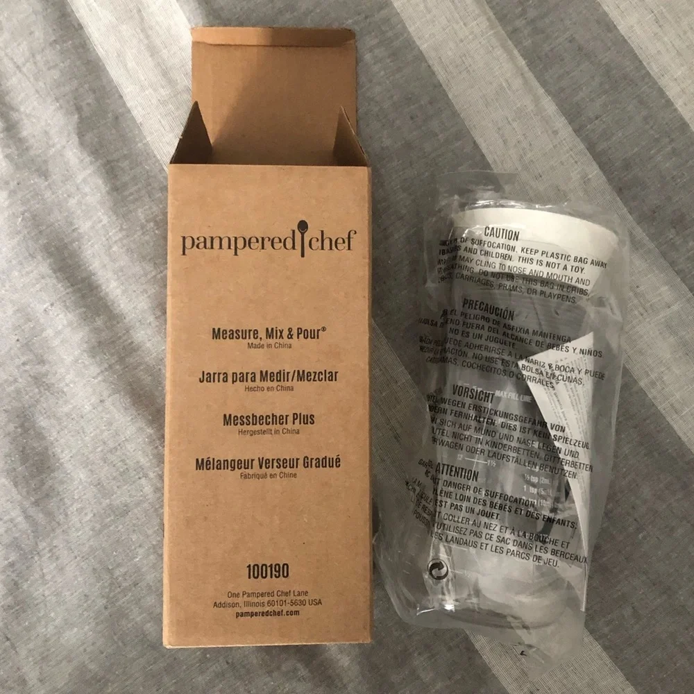 Pampered Chef Measure Mix and Pour